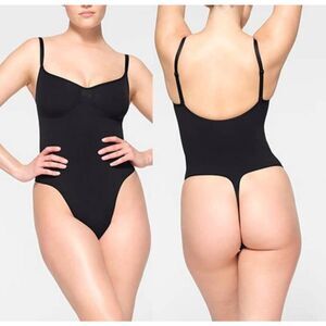 SKIMS Seamless Sculpt Thong Bodysuit Onyx Black